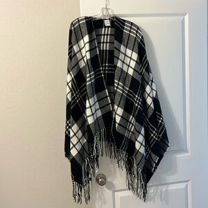 Over the shoulder shawl